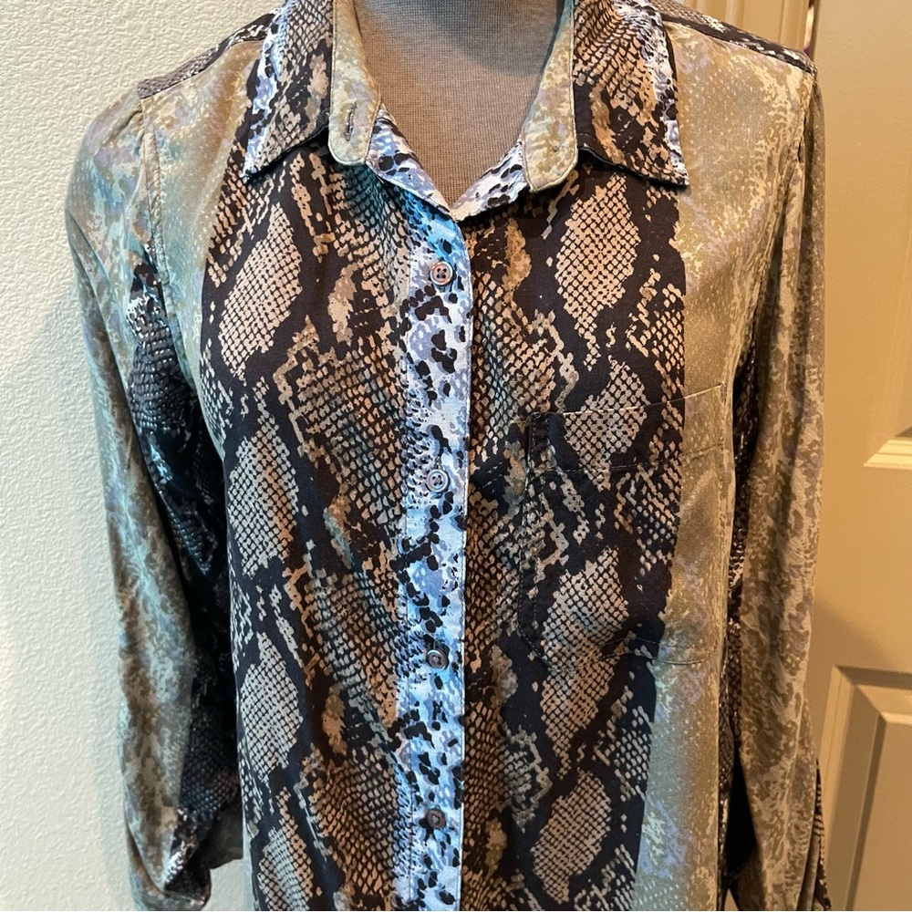 Blue and Gray Snakeprint blouse